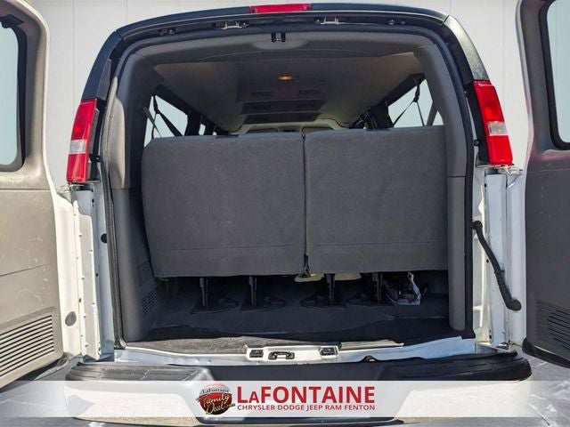 2025 Chevrolet Express Passenger RWD 3500 Extended Wheelbase LT