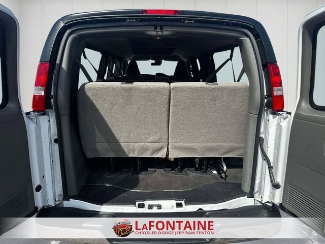 2025 Chevrolet Express Passenger RWD 3500 Extended Wheelbase LT