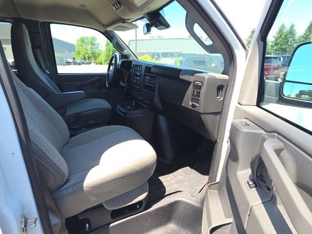2025 Chevrolet Express Passenger RWD 3500 Extended Wheelbase LT