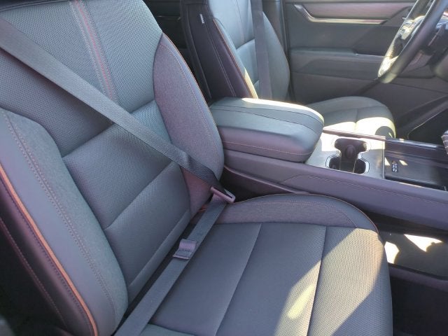 2024 GMC Acadia AWD AT4
