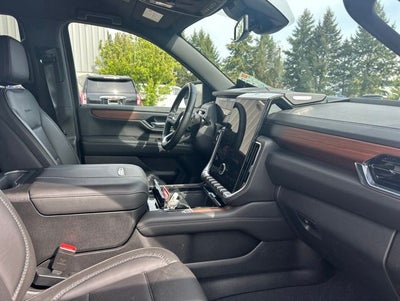2025 GMC Yukon 4WD Denali