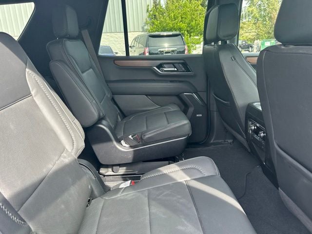 2025 GMC Yukon 4WD Denali