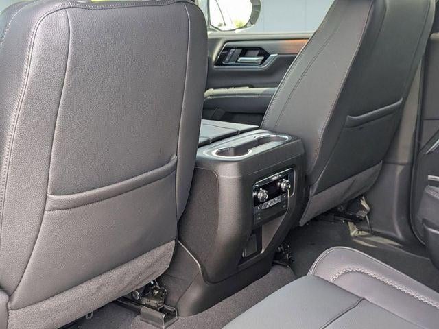 2025 GMC Yukon 4WD Denali