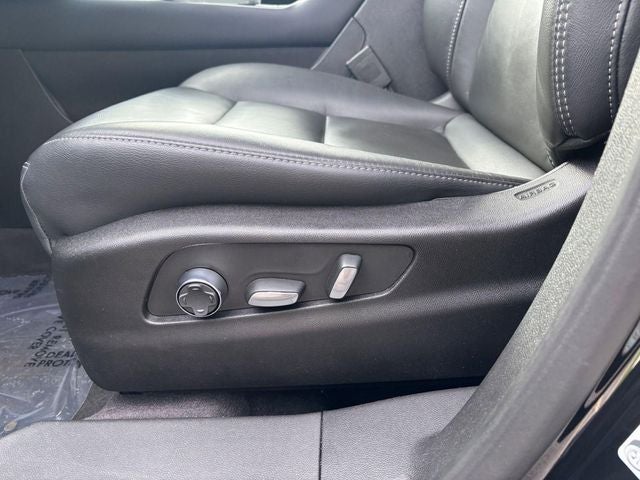 2025 Cadillac XT4 FWD Premium Luxury