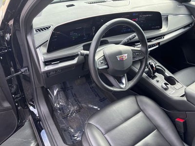 2025 Cadillac XT4 FWD Premium Luxury