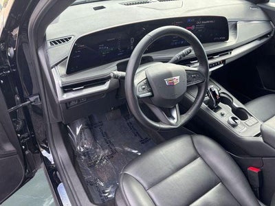 2025 Cadillac XT4 FWD Premium Luxury