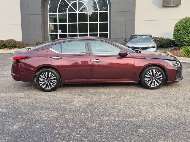 2023 Nissan Altima SV FWD