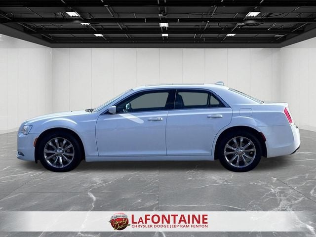 2019 Chrysler 300 Touring L AWD