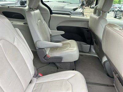 2020 Chrysler Pacifica Touring L