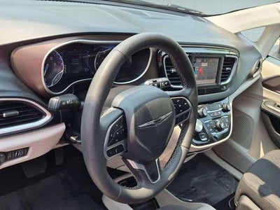 2024 Chrysler Voyager LX