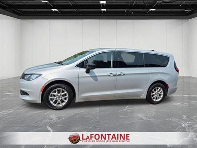 2024 Chrysler Voyager LX
