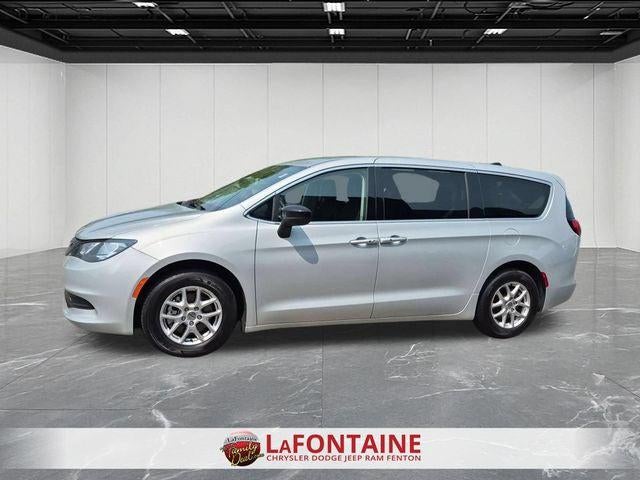 2024 Chrysler Voyager LX