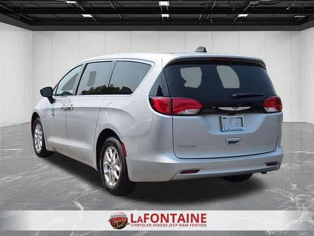 2024 Chrysler Voyager LX