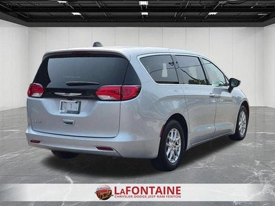 2024 Chrysler Voyager LX
