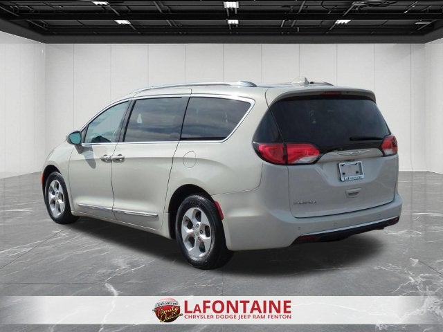 2017 Chrysler Pacifica Touring-L Plus
