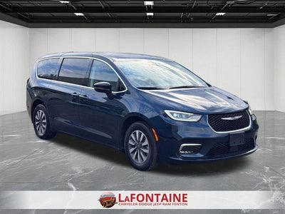 2024 Chrysler Pacifica Hybrid Select