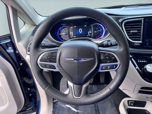 2024 Chrysler Pacifica Hybrid Select