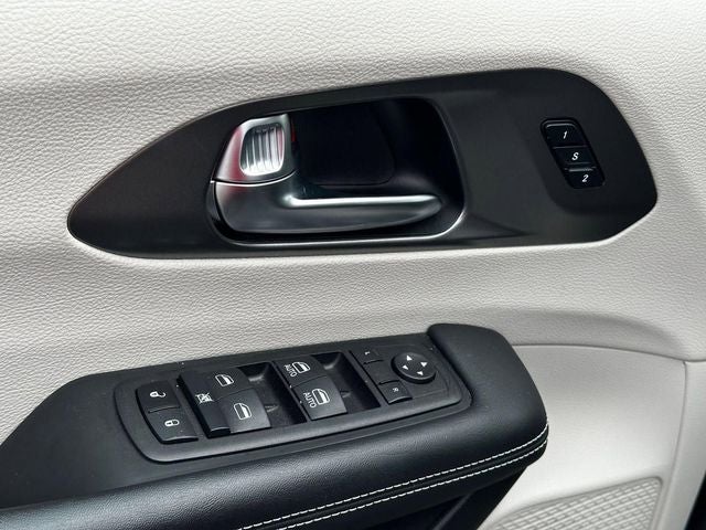 2023 Chrysler Pacifica Touring L AWD