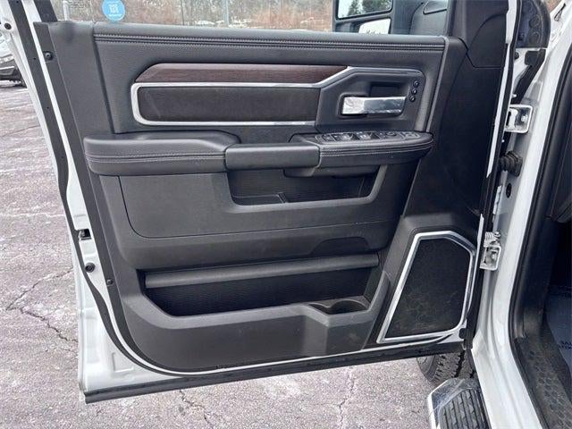 2023 RAM 3500 Laramie Crew Cab 4x4 6'4' Box