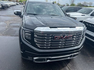 2023 GMC Sierra 1500 4WD Crew Cab Short Box Denali