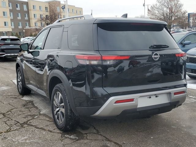 2023 Nissan Pathfinder SL 4WD