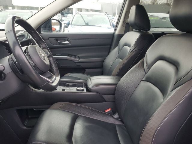 2023 Nissan Pathfinder SL 4WD