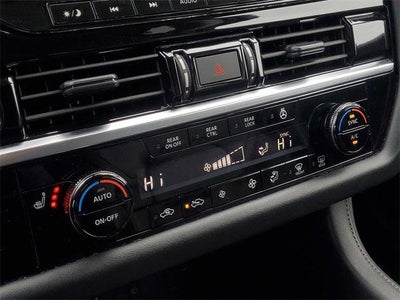 2023 Nissan Pathfinder SL 4WD