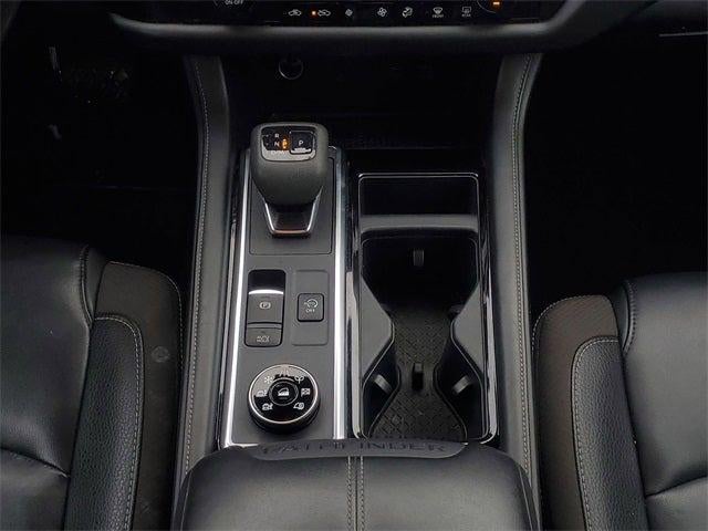 2023 Nissan Pathfinder SL 4WD