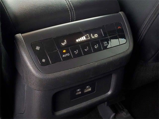 2023 Nissan Pathfinder SL 4WD