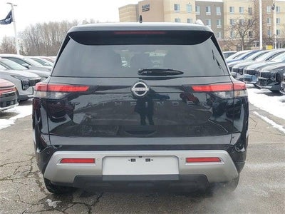 2023 Nissan Pathfinder SL 4WD