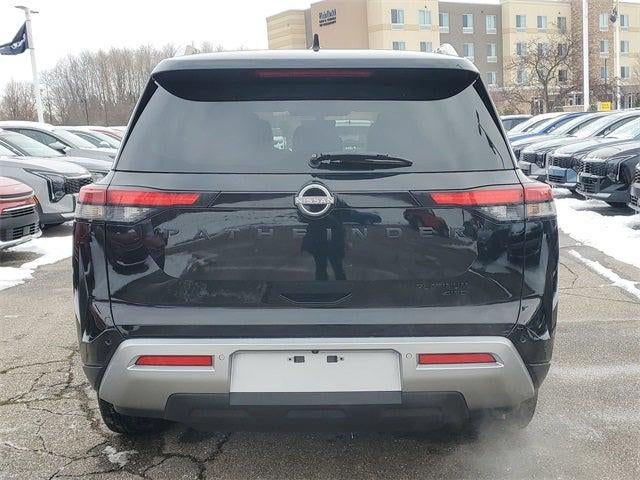 2023 Nissan Pathfinder SL 4WD