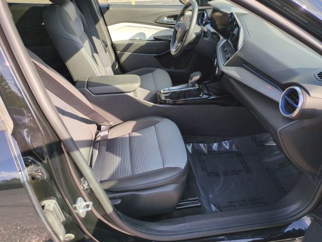 2024 Chevrolet Trax FWD LT