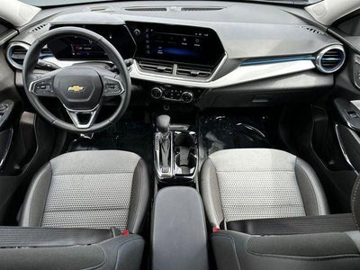 2025 Chevrolet Trax FWD LT