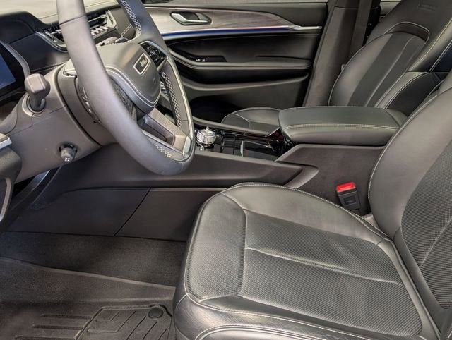 2023 Jeep Grand Cherokee L Overland 4x4