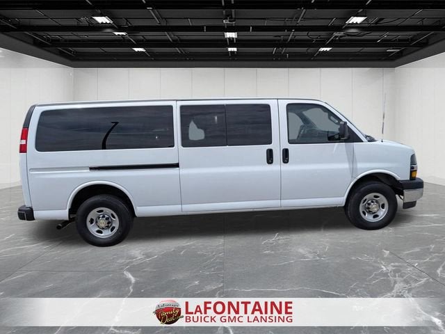 2024 Chevrolet Express Passenger 3500 1LT