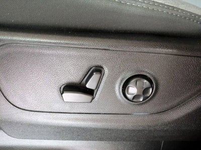 2020 RAM 1500 Big Horn Crew Cab 4x4 5'7" Box