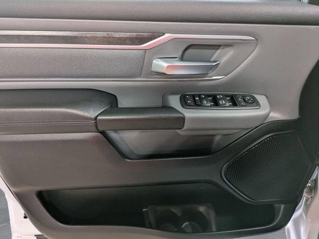 2020 RAM 1500 Big Horn Crew Cab 4x4 5'7" Box