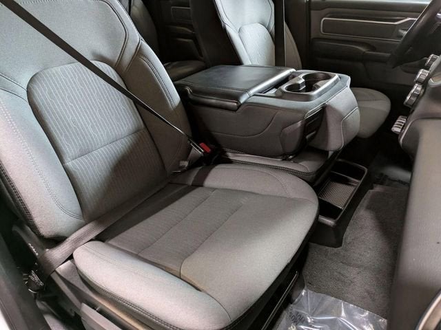 2020 RAM 1500 Big Horn Crew Cab 4x4 5'7" Box