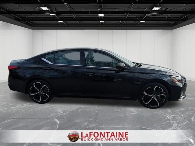 2025 Nissan Altima SR FWD