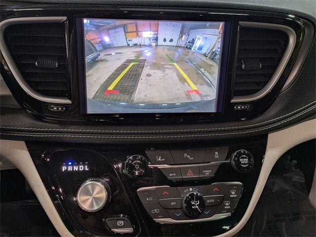 2023 Chrysler Pacifica Hybrid Touring L