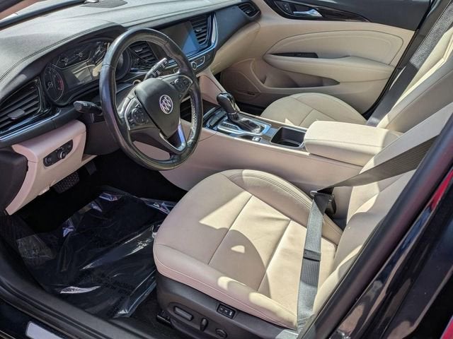 2020 Buick Regal TourX Essence