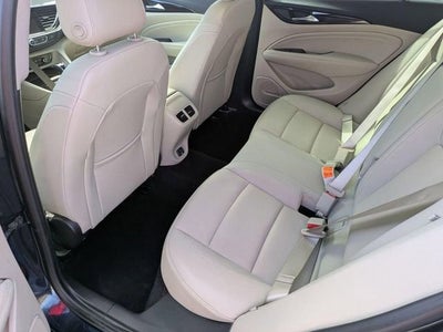 2020 Buick Regal TourX Essence