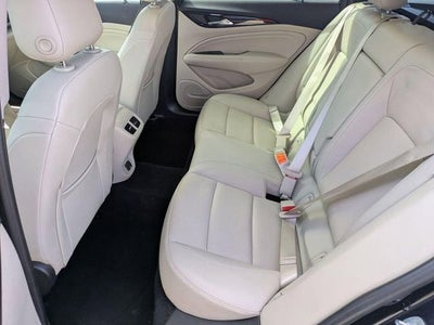 2020 Buick Regal TourX Essence