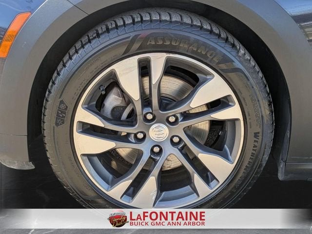 2020 Buick Regal TourX Essence