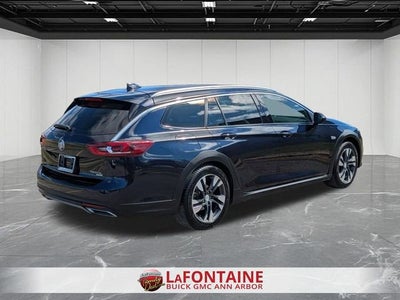 2020 Buick Regal TourX Essence