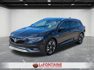 2020 Buick Regal TourX Essence