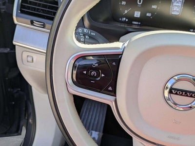 2022 Volvo XC90 T5 Momentum 7 Passenger