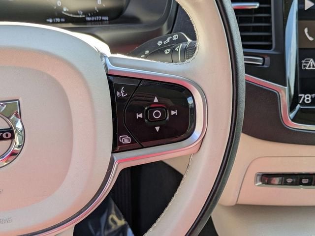 2022 Volvo XC90 T5 Momentum 7 Passenger