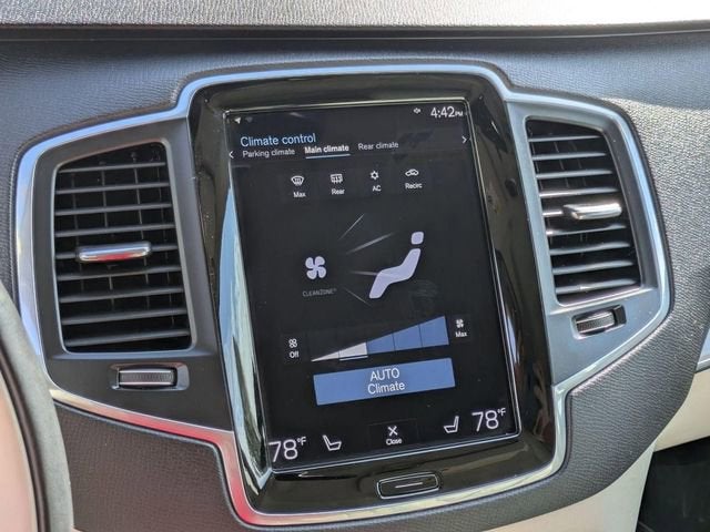 2022 Volvo XC90 T5 Momentum 7 Passenger