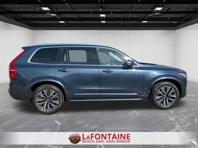 2022 Volvo XC90 T5 Momentum 7 Passenger